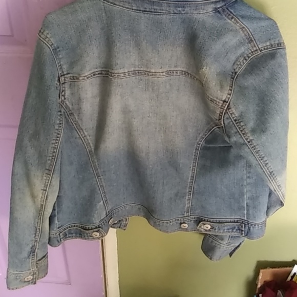 Distressed style jean jacket - Picture 3 of 3
